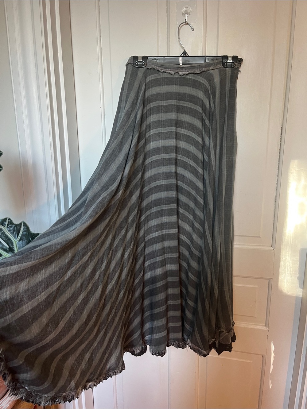 RARE Free People Voluminous Grey Striped Cotton Maxi Skirt Size 2 - Picture 8 of 9